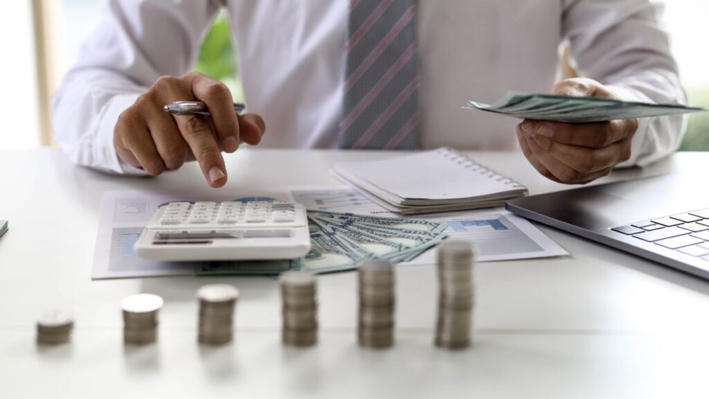 Asset Under Management (AUM) : Pengertian, Fungsi, & Contoh