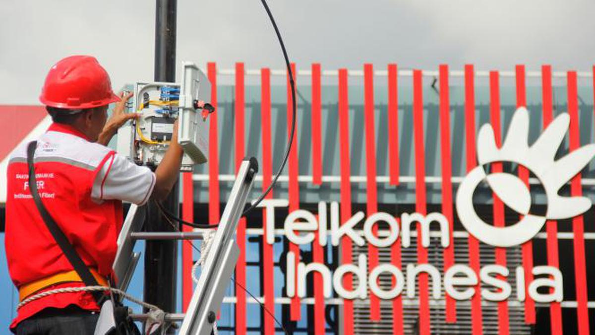 harga 1 lot saham telkom