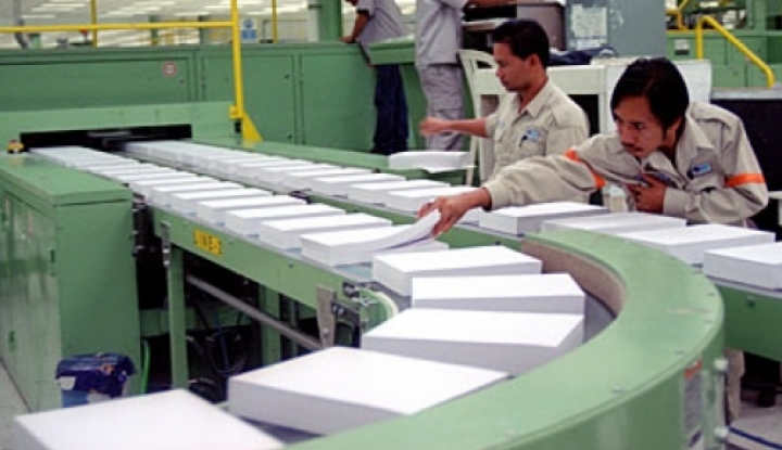 saham perusahaan kertas yang terdaftar di BEI